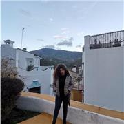 Profesora particular da clases de inglés, francés y árabe a cualquier nivel pars niños/as de infantil, primaria y secundaria. Pueden ser presenciales u online, horarios adaptados a cada uno/a